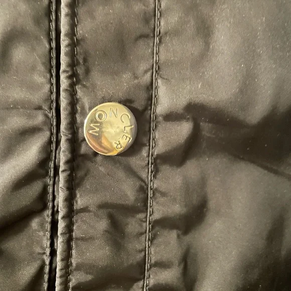 Men’s Moncler windbreaker in Dark Navy with Logo
